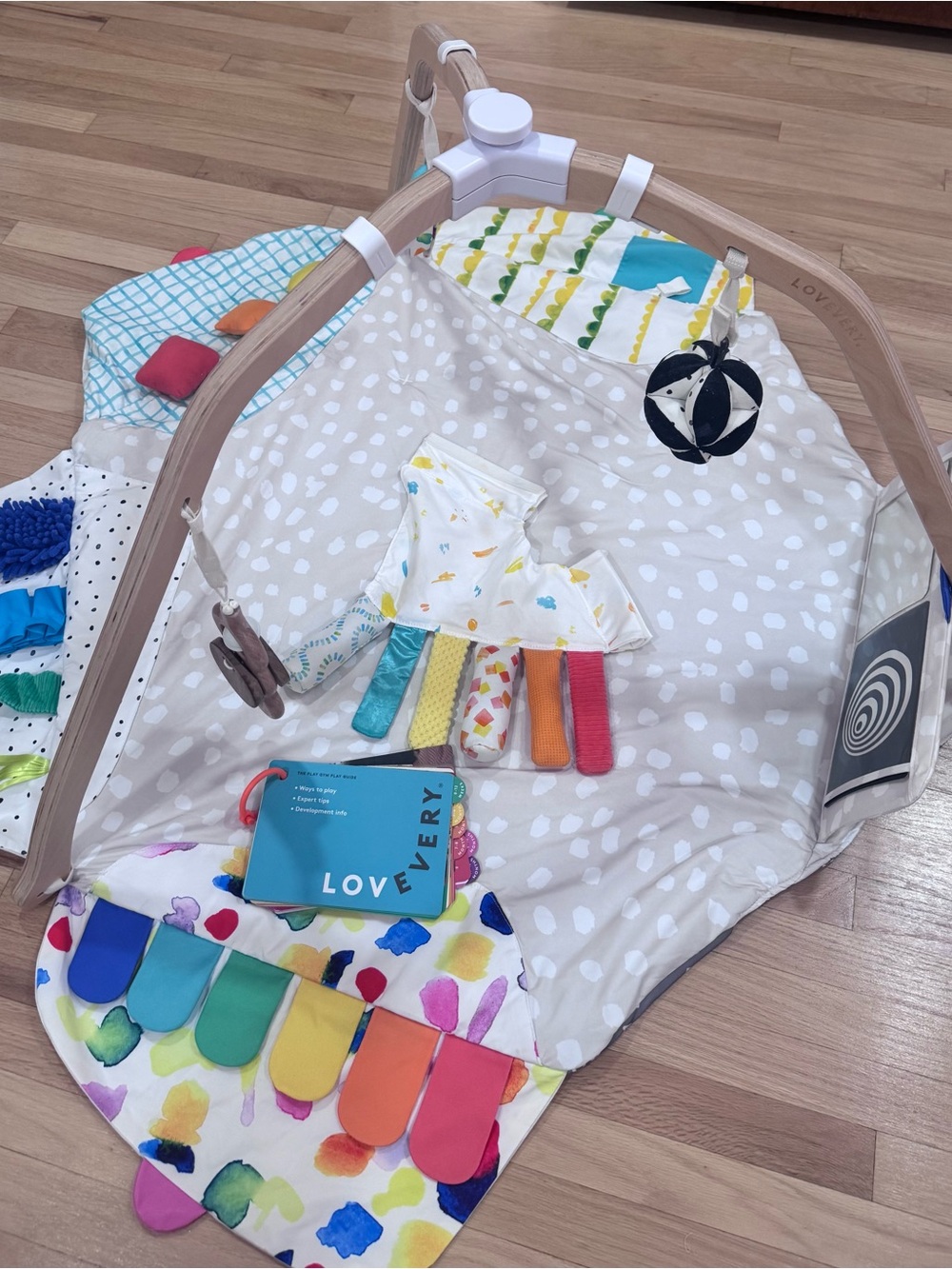 LOVEVERY strands +Baby Play Gym